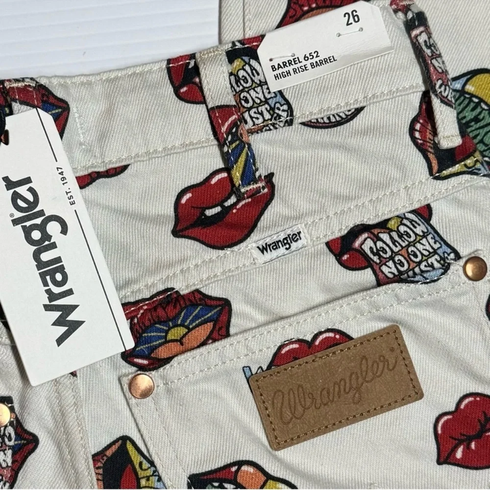Free People Wrangler Read My Lips Barrel 652 High Rise Jeans Rolling Stones - Picture 7 of 8